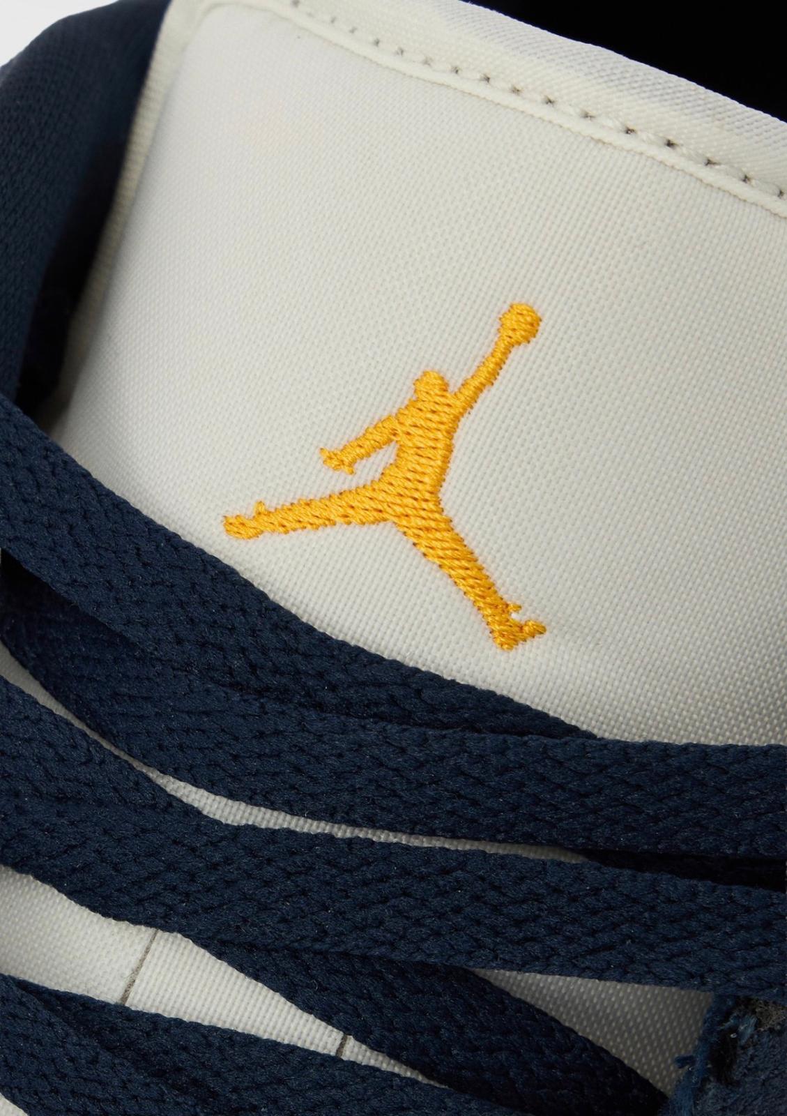AIR JORDAN